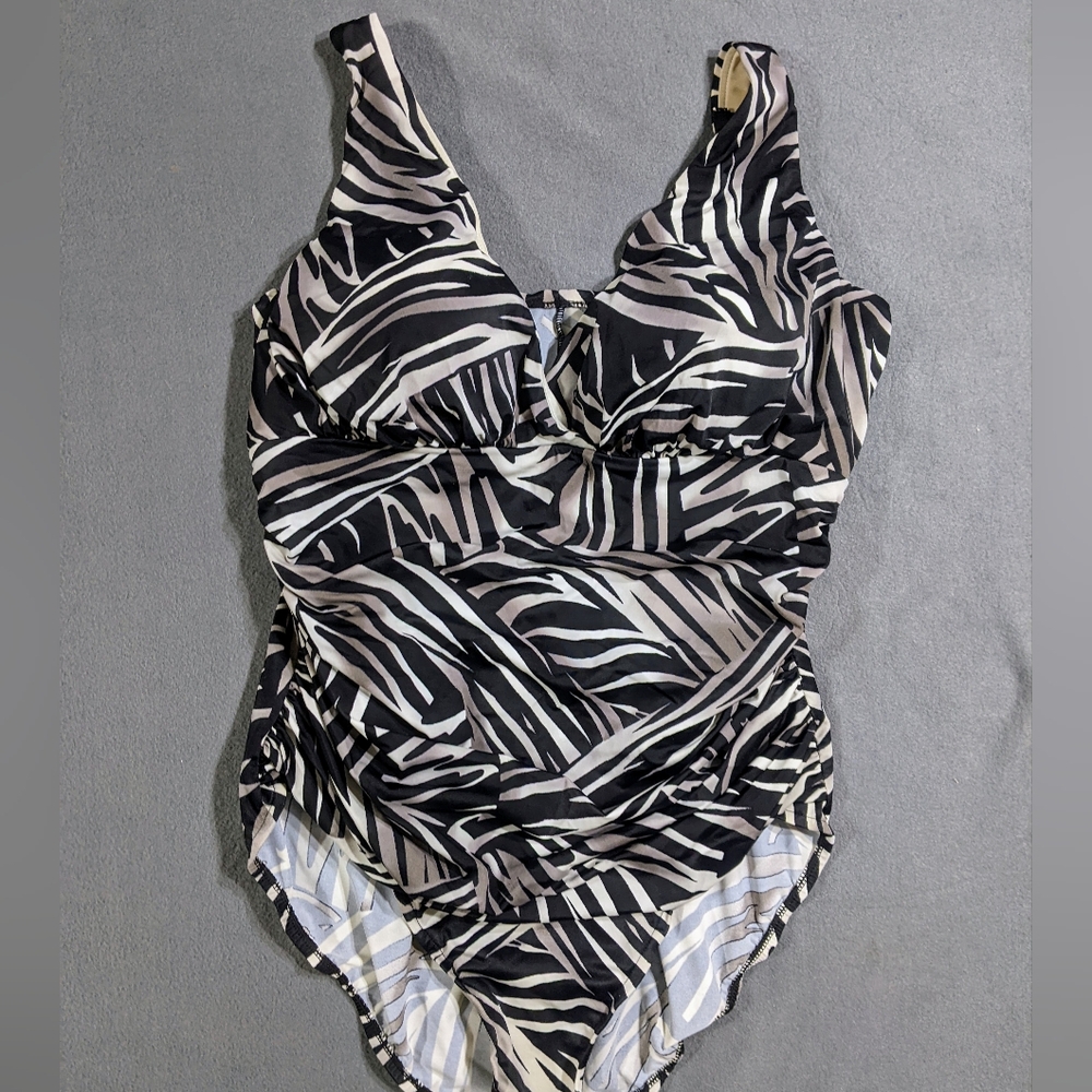 Miraclesuit Trimshaper 1pc bathing suit‎ Sz 20W plus size tiger zebra print